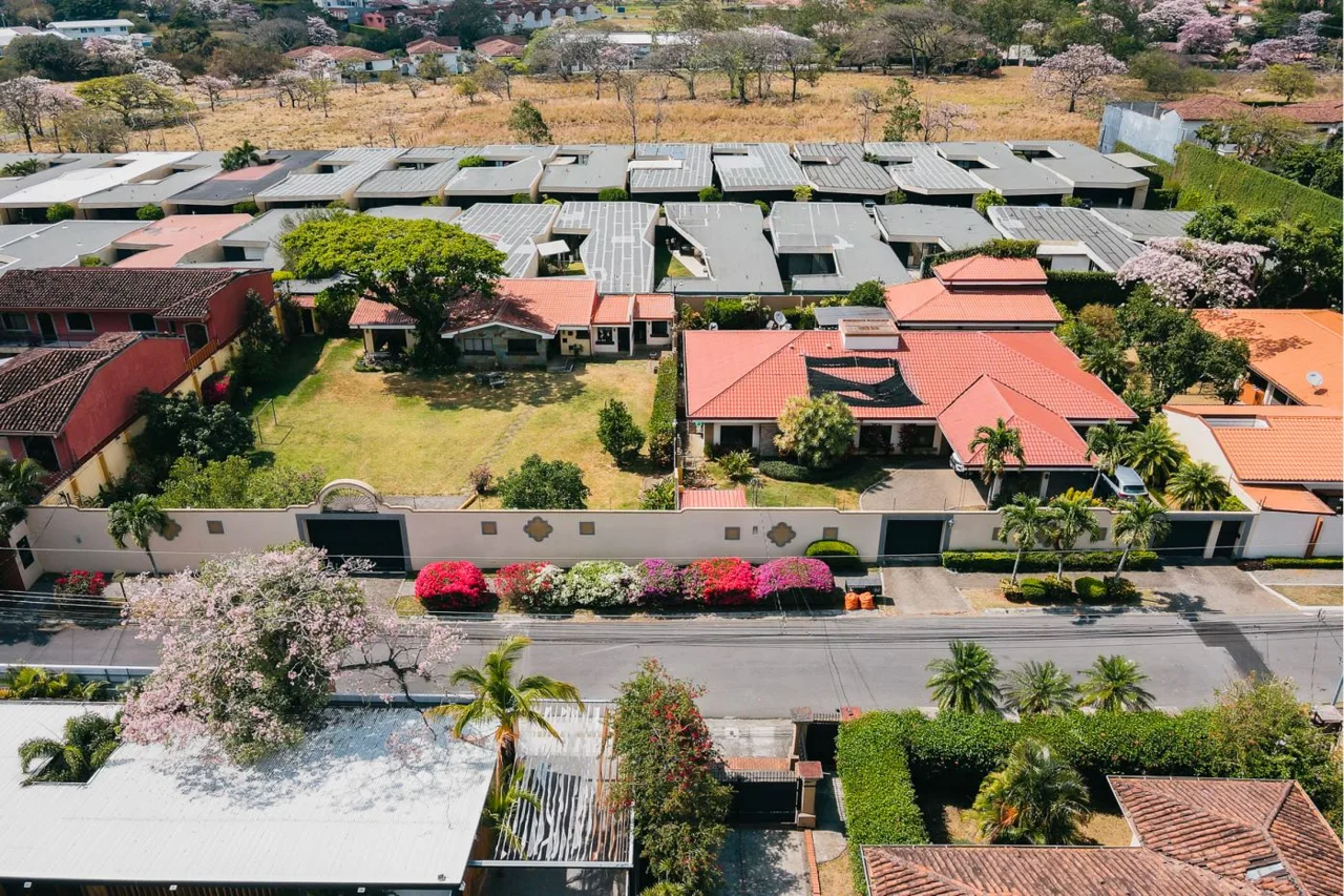 Beautiful independent property for sale in Lindora – Santa Ana Costa Rica