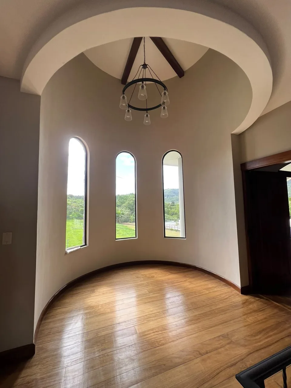 Spacious and beautiful house in Tres Rios, Cartago, Costa Rica, in a private residential area. MM