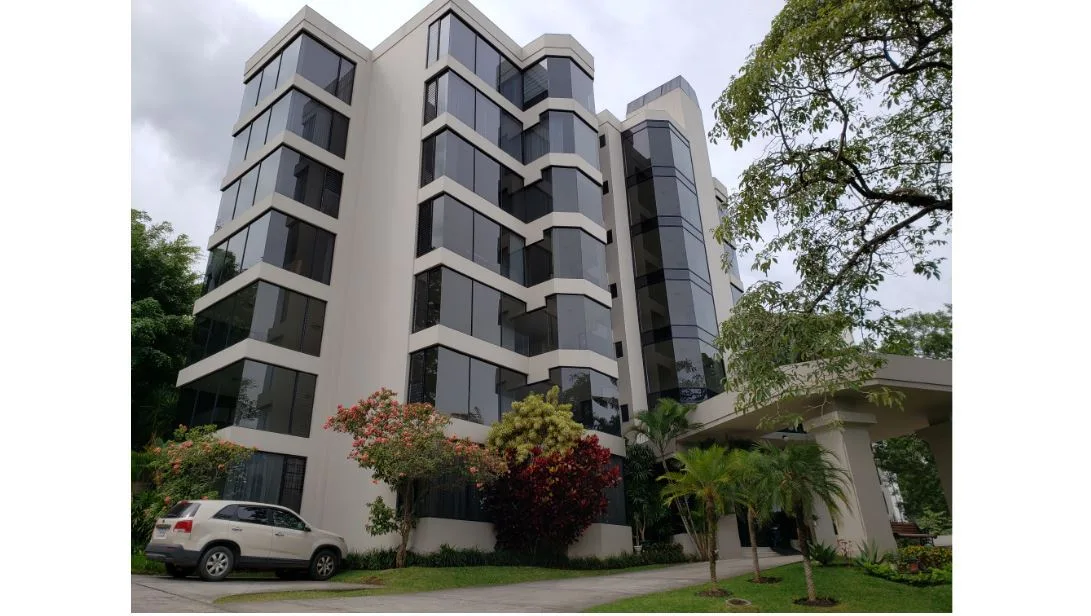 Apartment in the Altos de Mayorca condominium in San Rafael de Escazú