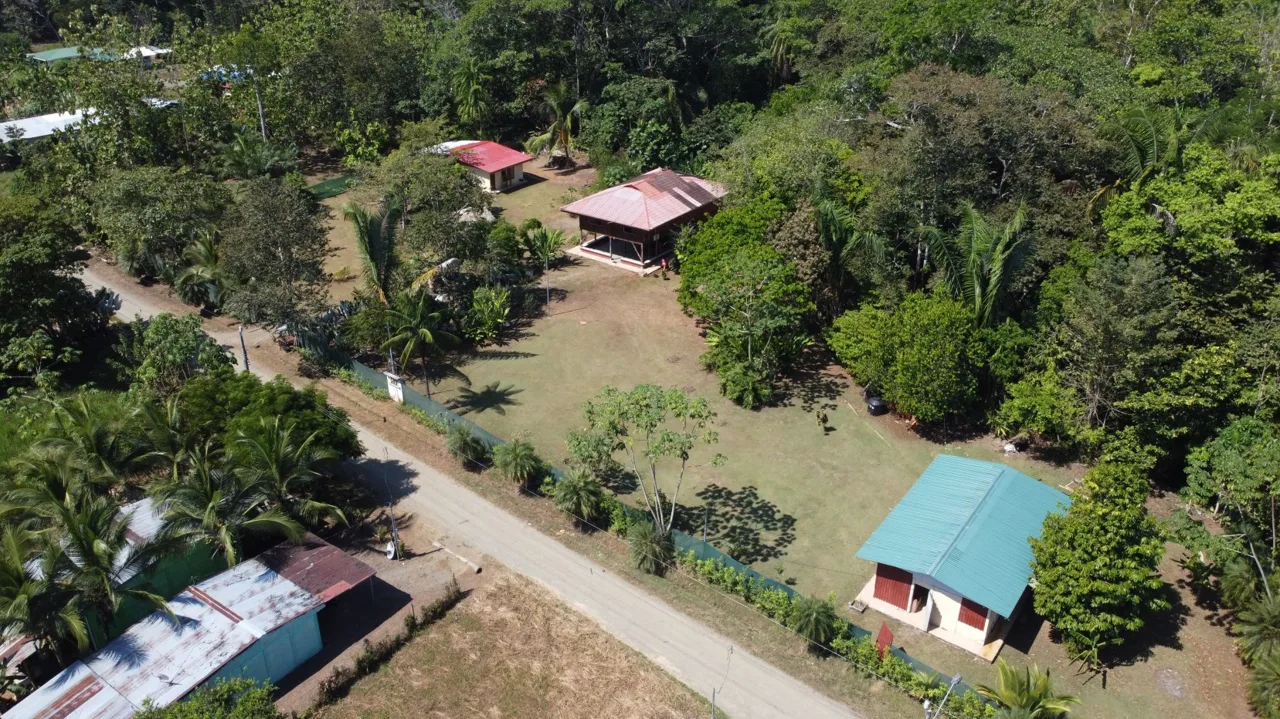 Gorgeous multi-house property in Canaza