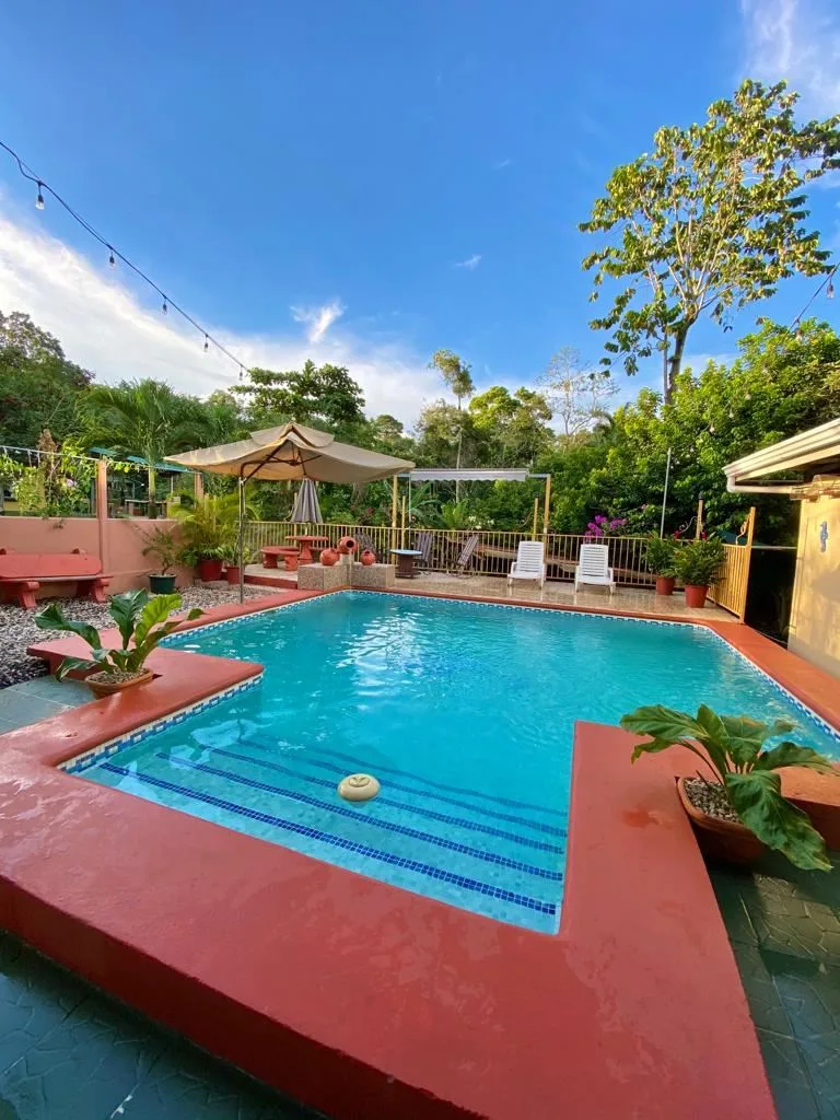Big house with pool for Sale, 20m from La fortuna