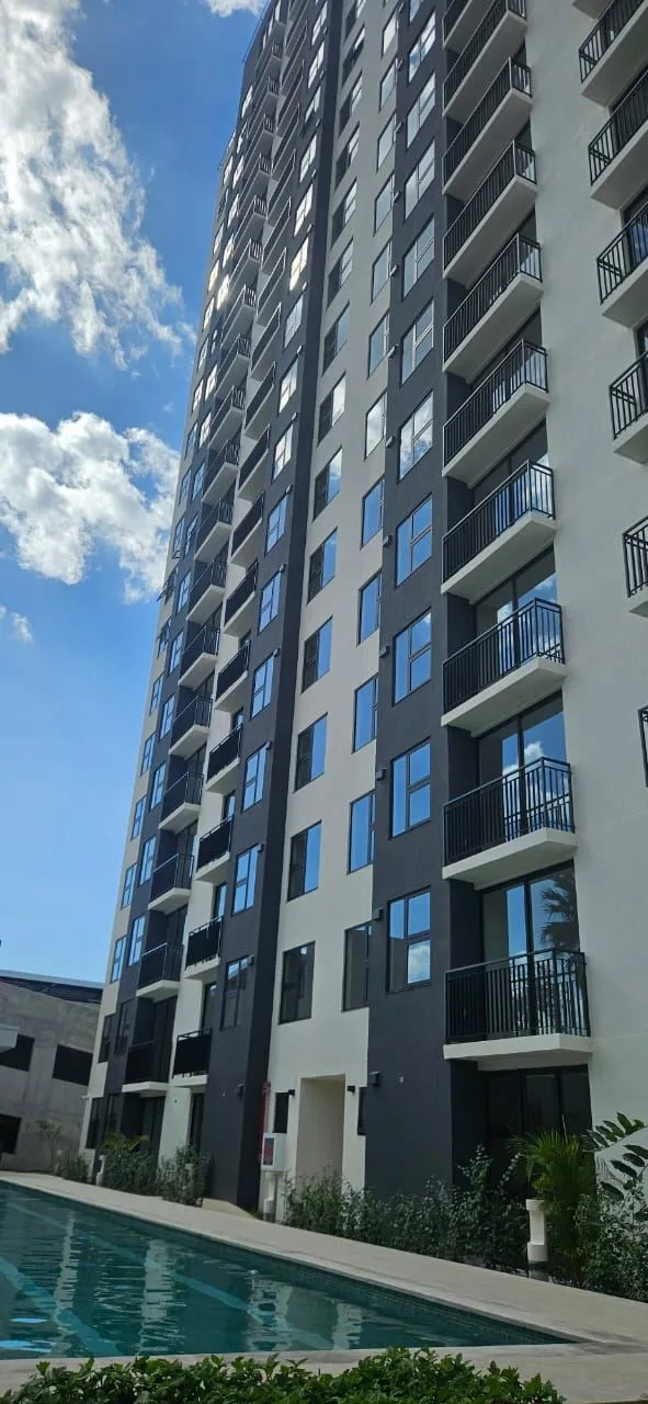 Modern Apartment in SkyHouse - 2 Bedrooms - 2 Parking Spaces — photo 2