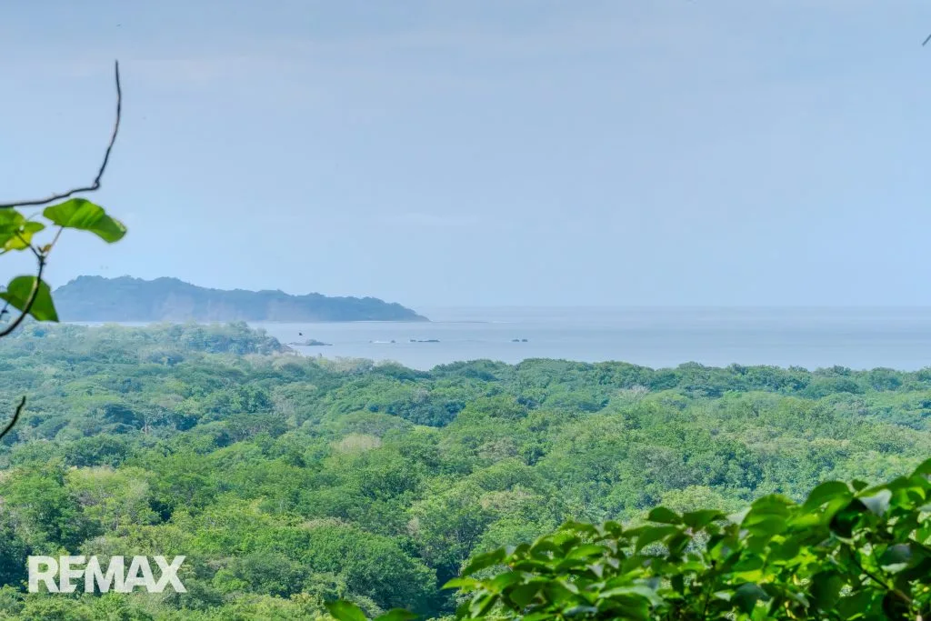 Ocean-View Estate Lot with Custom Home Design in Alta Mira, Ostional