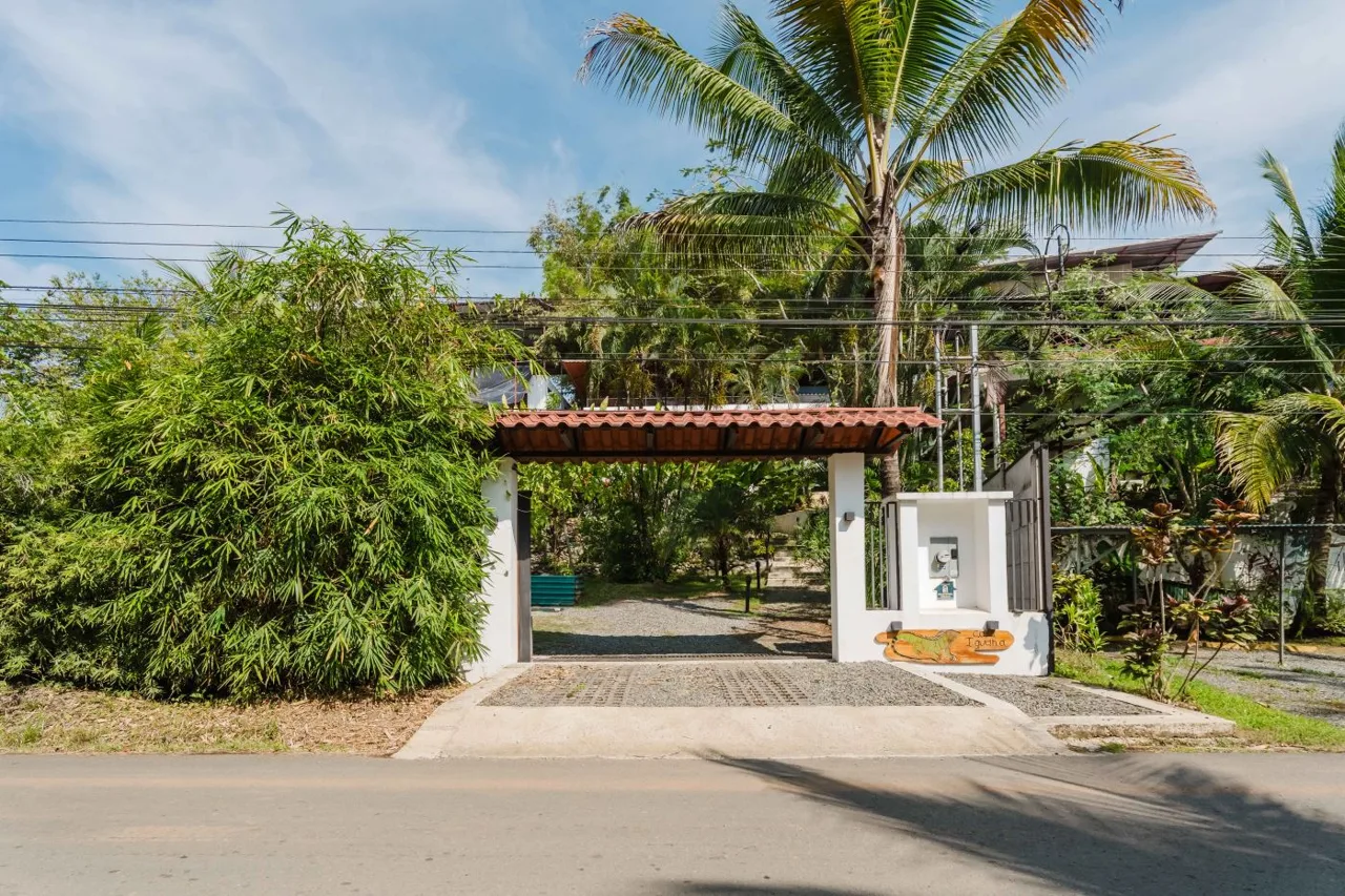 Casa Iguana - Renovated Home priced to Sell!