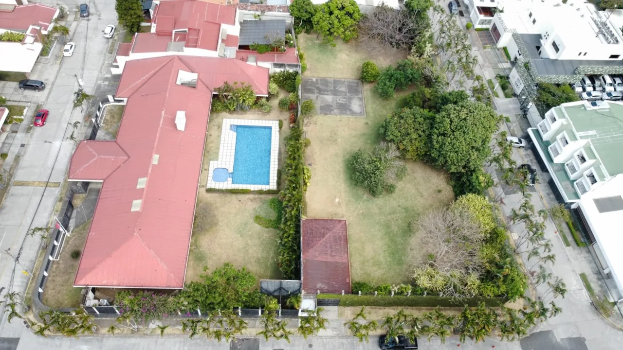 For Sale: Exclusive Property in La Sabana - Ideal for Real Estate Development with Potential Luxury Clubhouse with Restaurant. Costa Rica — photo 2