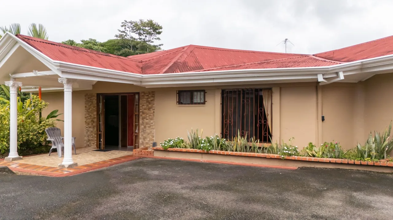 Elegant and classic home for sale in Downtown Perez Zeledon