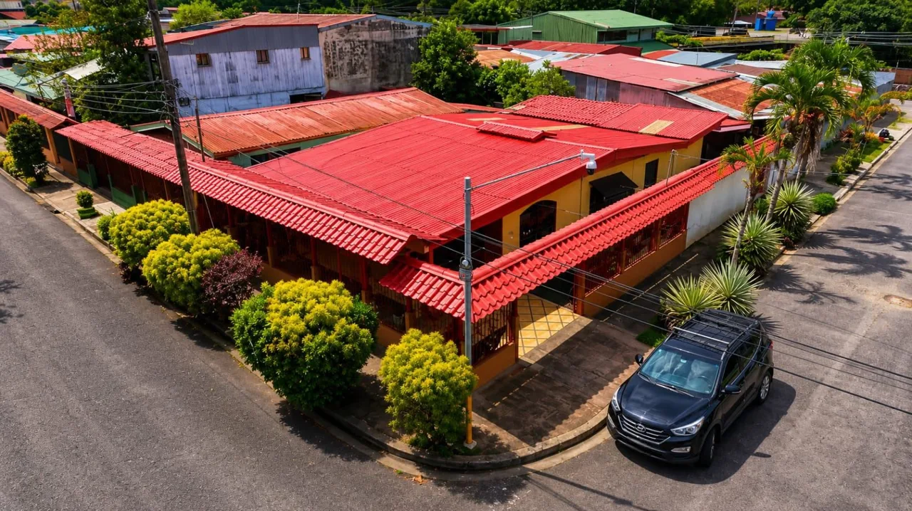 House for Sale in Barrio Las Americas, Perez Zeledon: Central Location and Immediate ROI Investment Property — photo 2