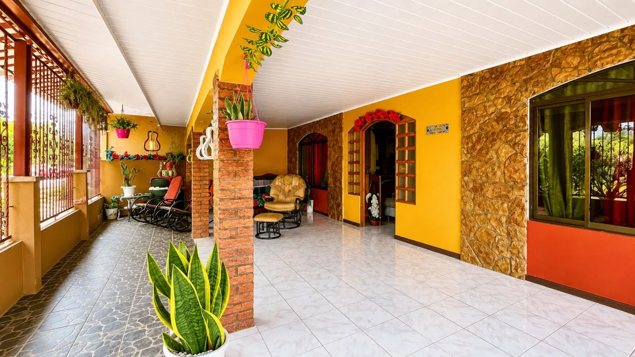 House for Sale in Barrio Las Americas, Perez Zeledon: Central Location and Immediate ROI Investment Property — photo 3