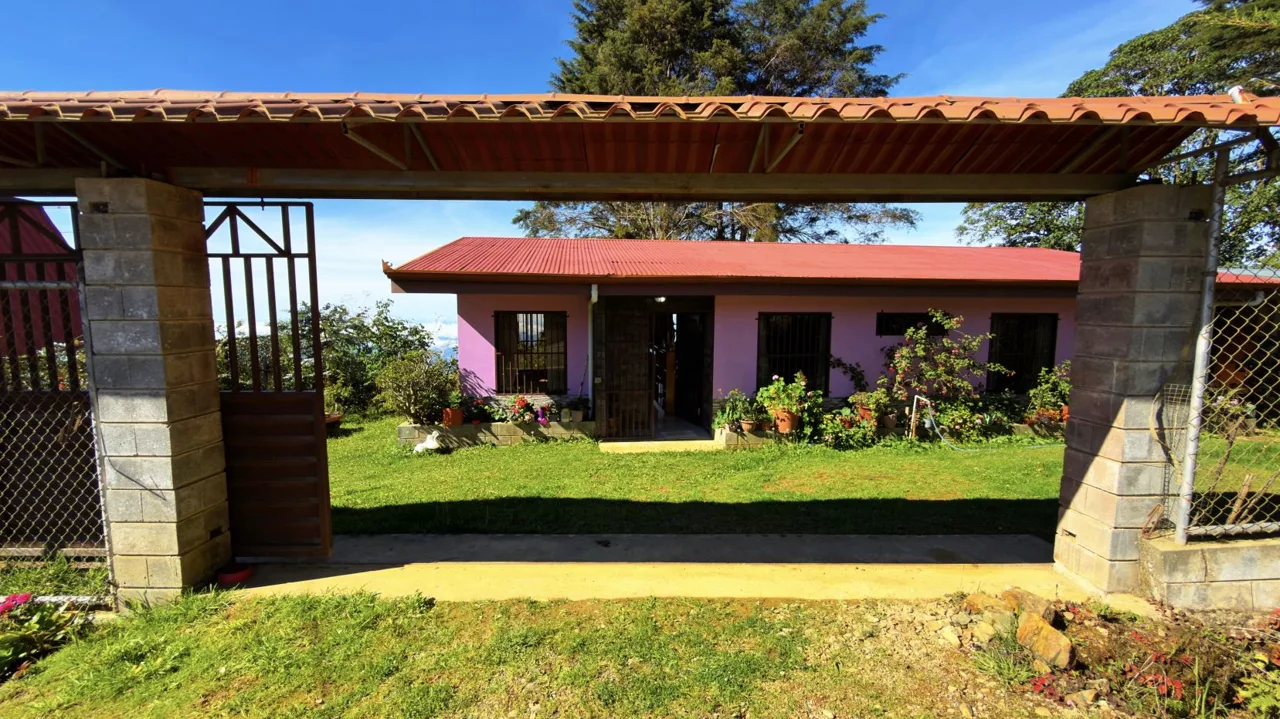 Beautiful Mountain Home with fantastic Panoramic Views in Pérez Zeledón. — photo 4