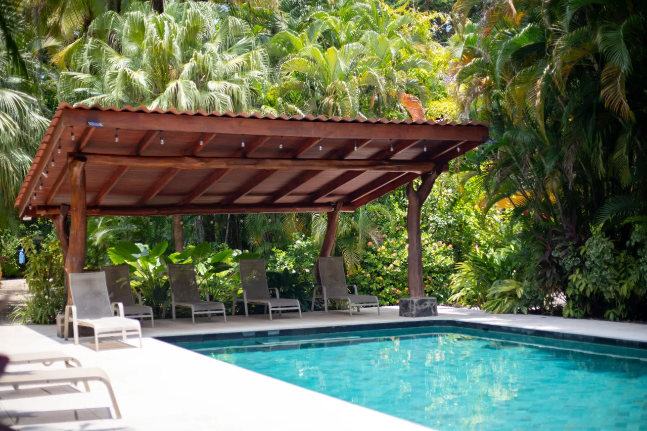 VILLA LAS PALMAS , WALKING DISTANCE TO PELADA BEACH