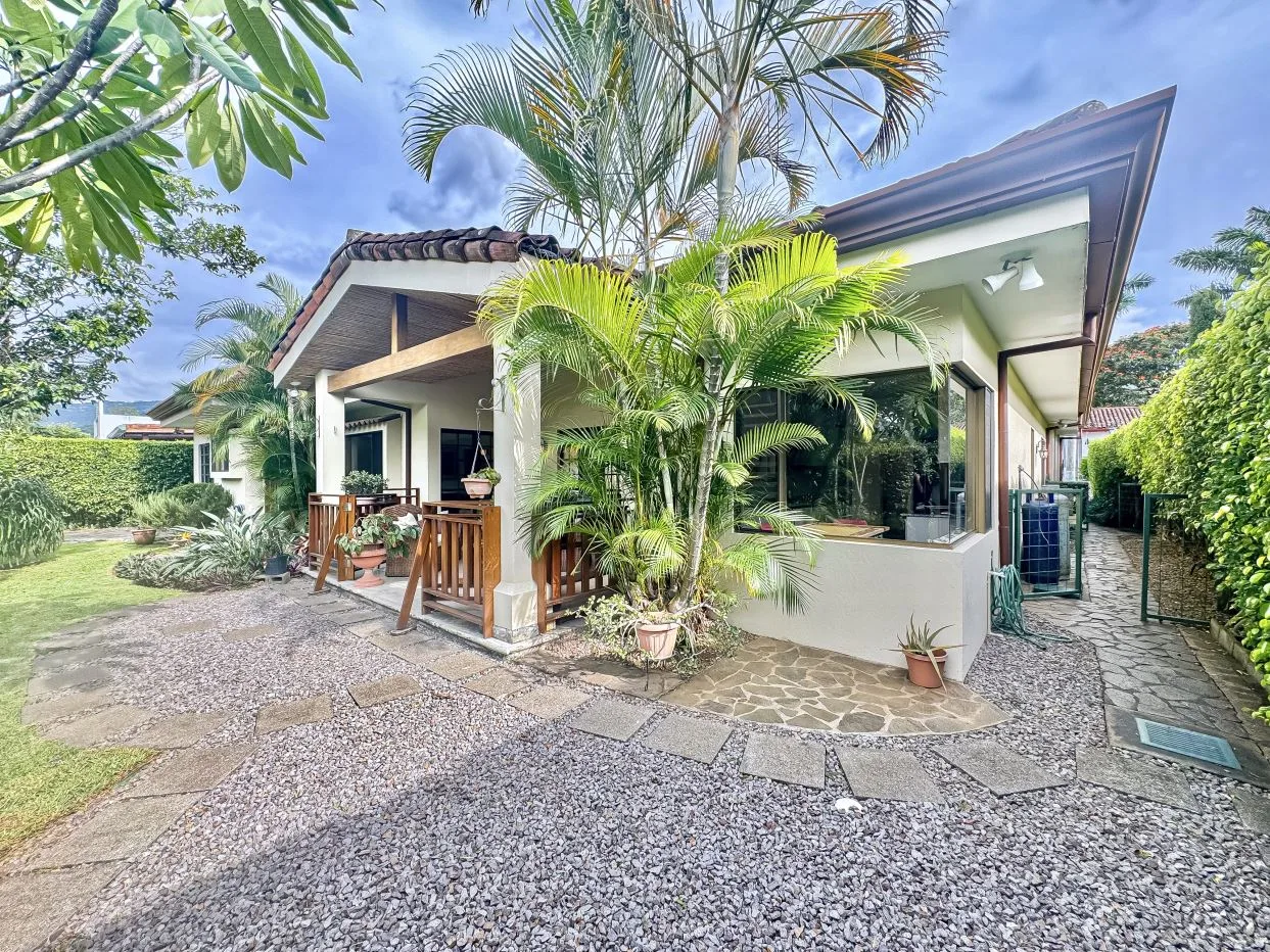 Casa Palm one-level home for sale in Hacienda Real Santa Ana