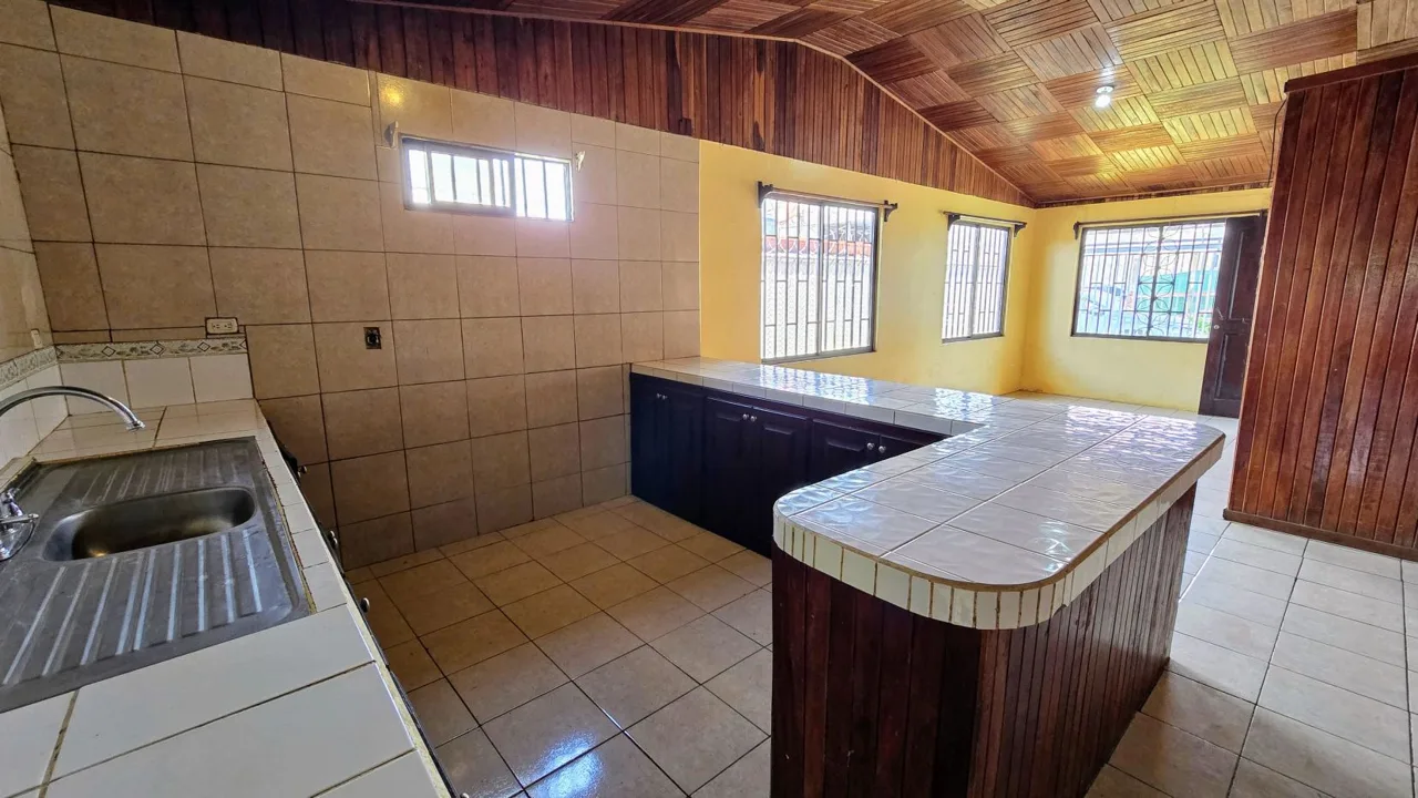 Fantastic home for sale with awesone location in Perez Zeledon Costa Rica — photo 4