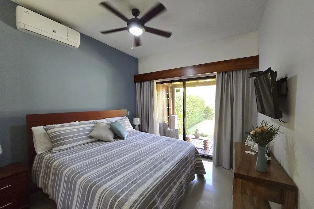 Move-In Ready Home with Jacuzzi &amp; Tropical Garden in Loma Verde — photo 3