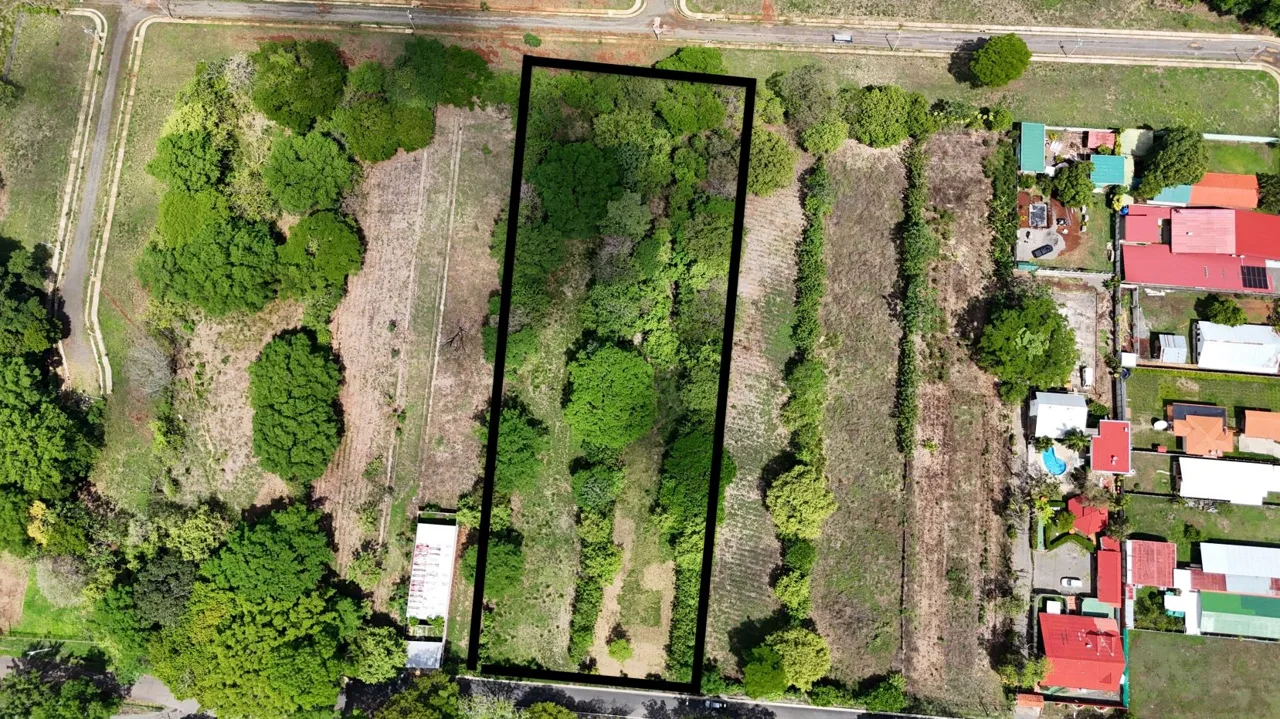 UNIQUE OPPORTUNITY IN OROTINA – 3,967 m² LOT IN THE TOWN CENTER