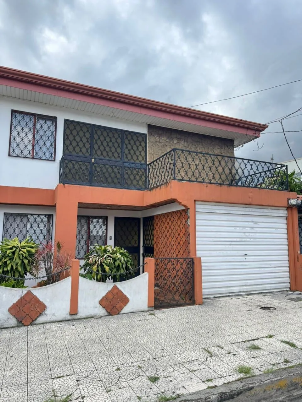 Excellent Commercial Property Near Taco Bell Tibás