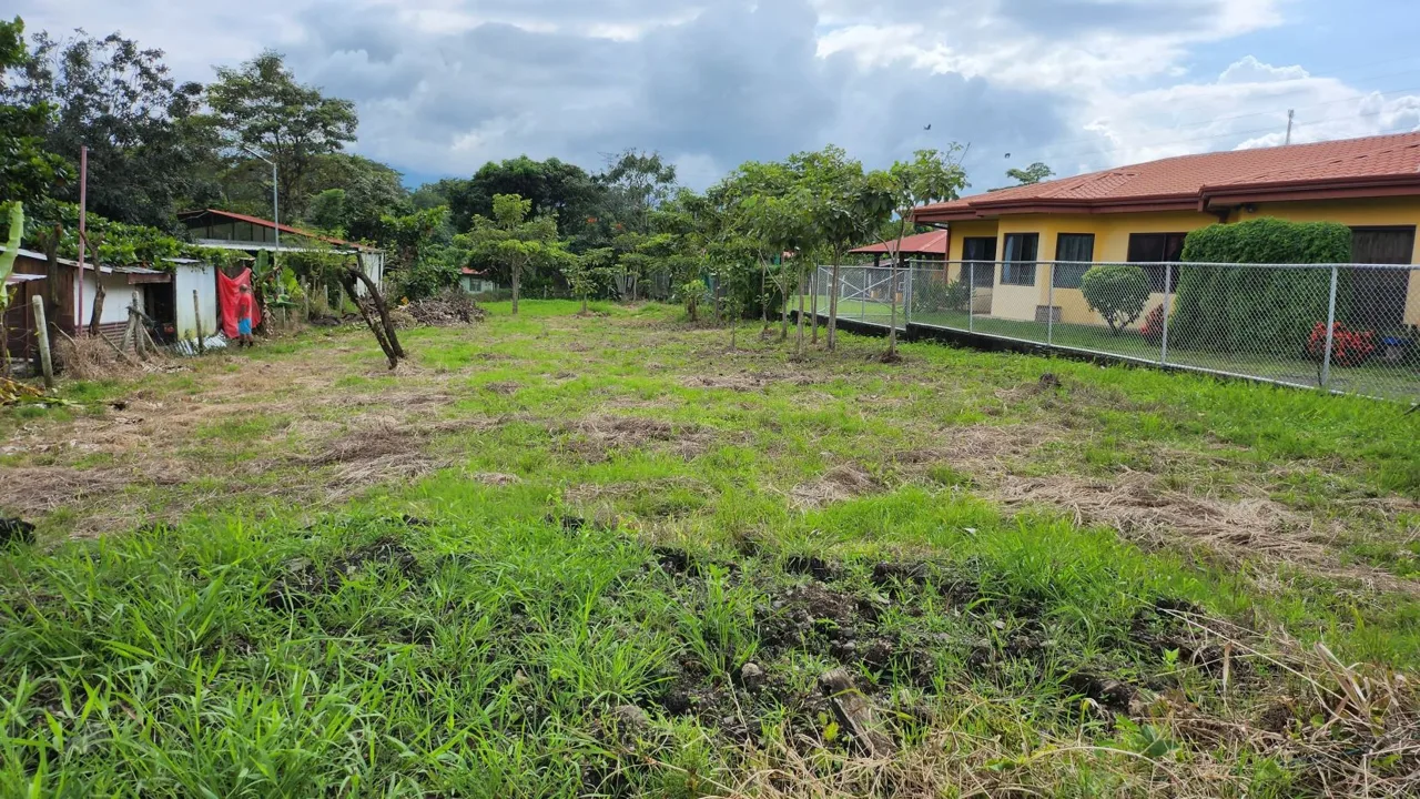 Lot for sale in Atenas - affordable price