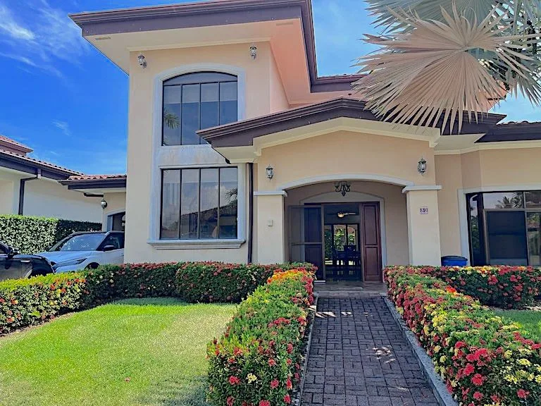 Beautiful 4-Bedroom Pool Home Just Steps from the Beach in Bejuco