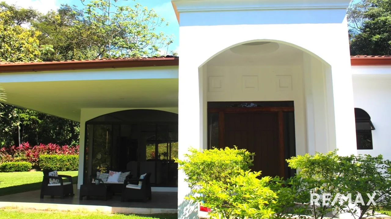 Pura Vida Estate home