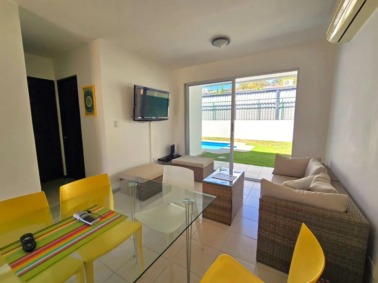 Herradura Beach charming 3 bedroom house with pool