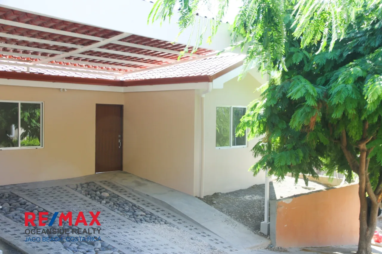 3 Bedroom Modern House for Sale in Jaco Beach