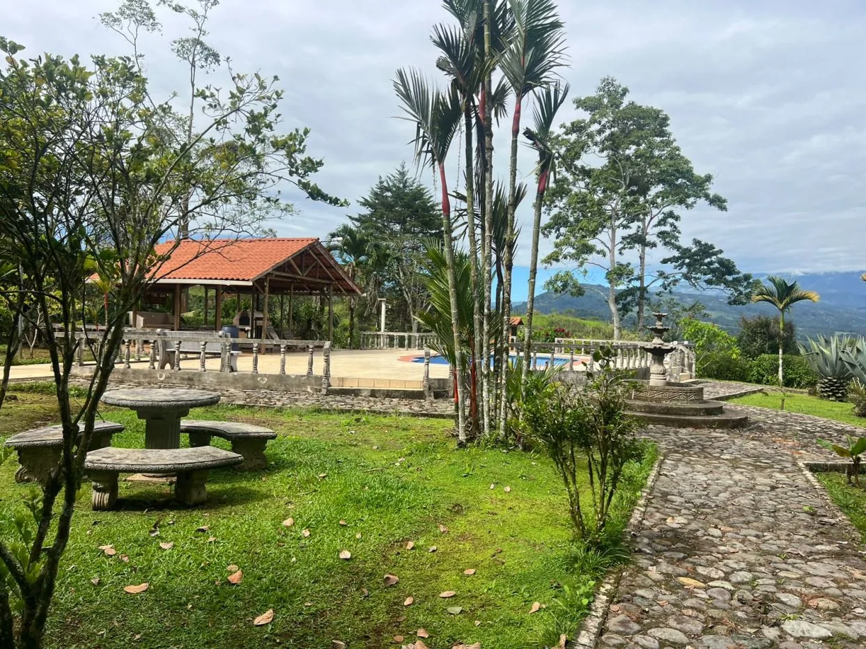 Property with opportunity for tourism development, recreation or personal rest in La Suiza, Turrialba