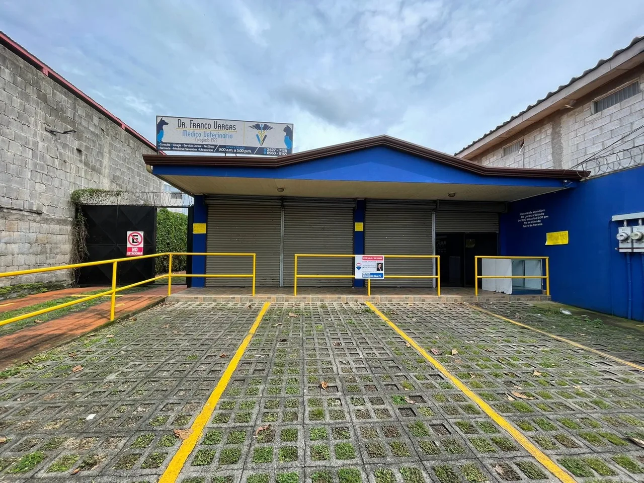 Commercial Premises │Apartment │ Orotina