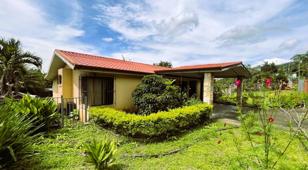 HOUSE FOR SALE IN BUENOS AIRES, PALMARES, ALAJUELA.
