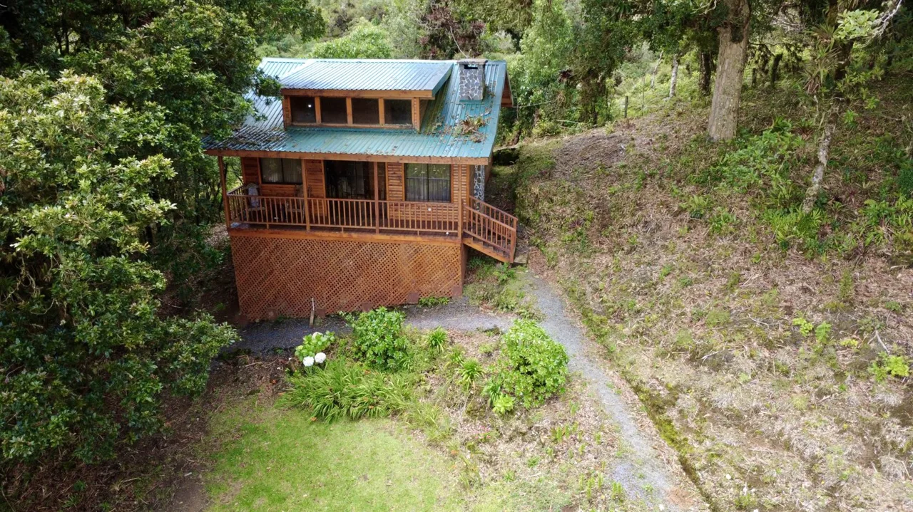 Mountain property and Cabaña for sale in Guarco