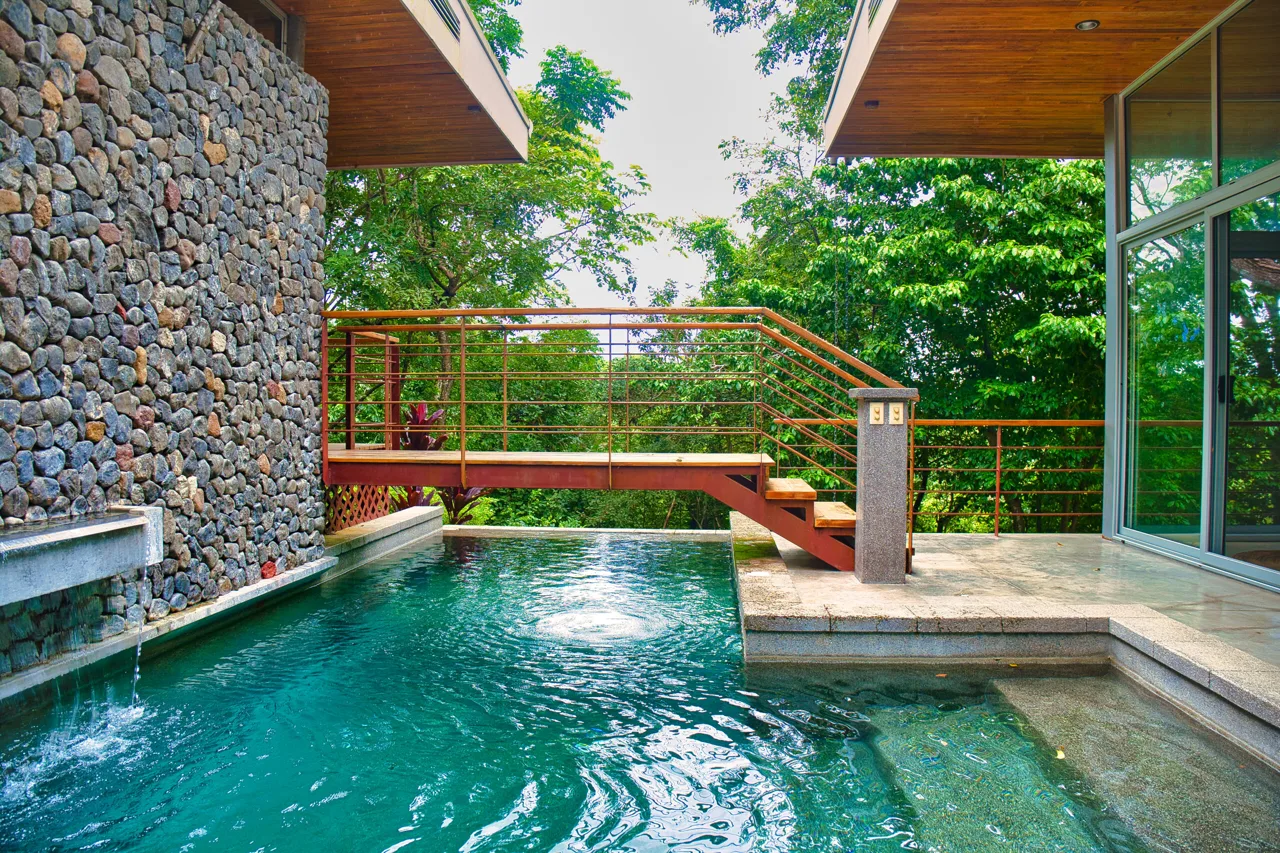 Bridge House in Finca Montana, Tropical Home with sea view