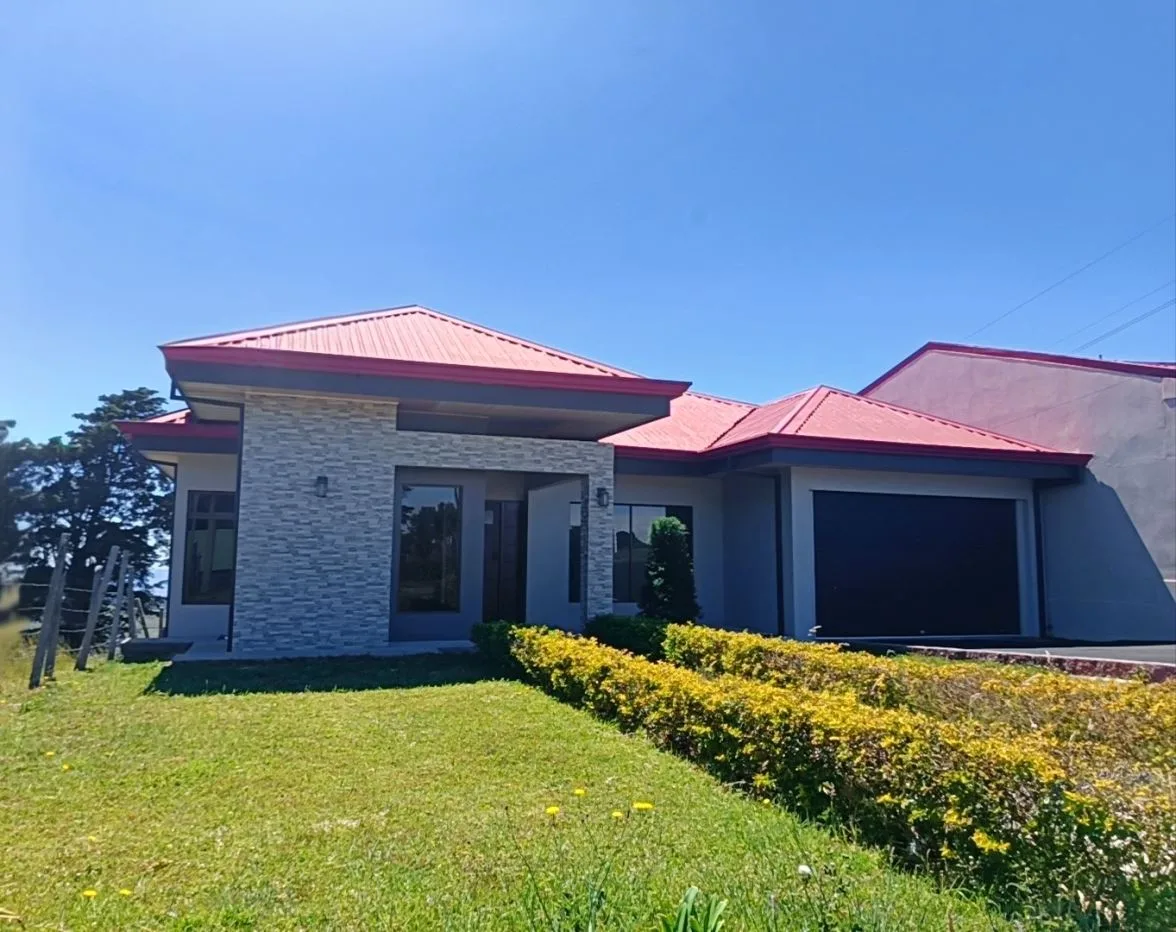 House for Sale, Zarcero