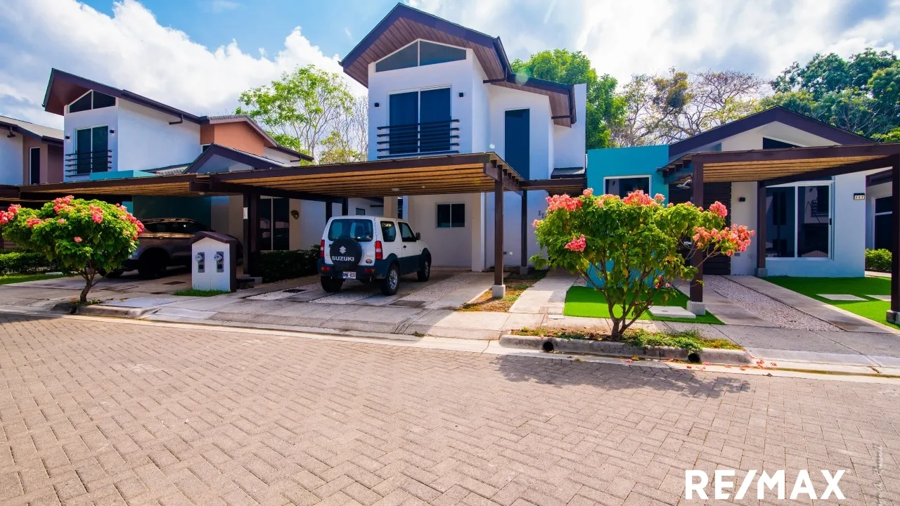 Jaco Beach Home in Gated Community