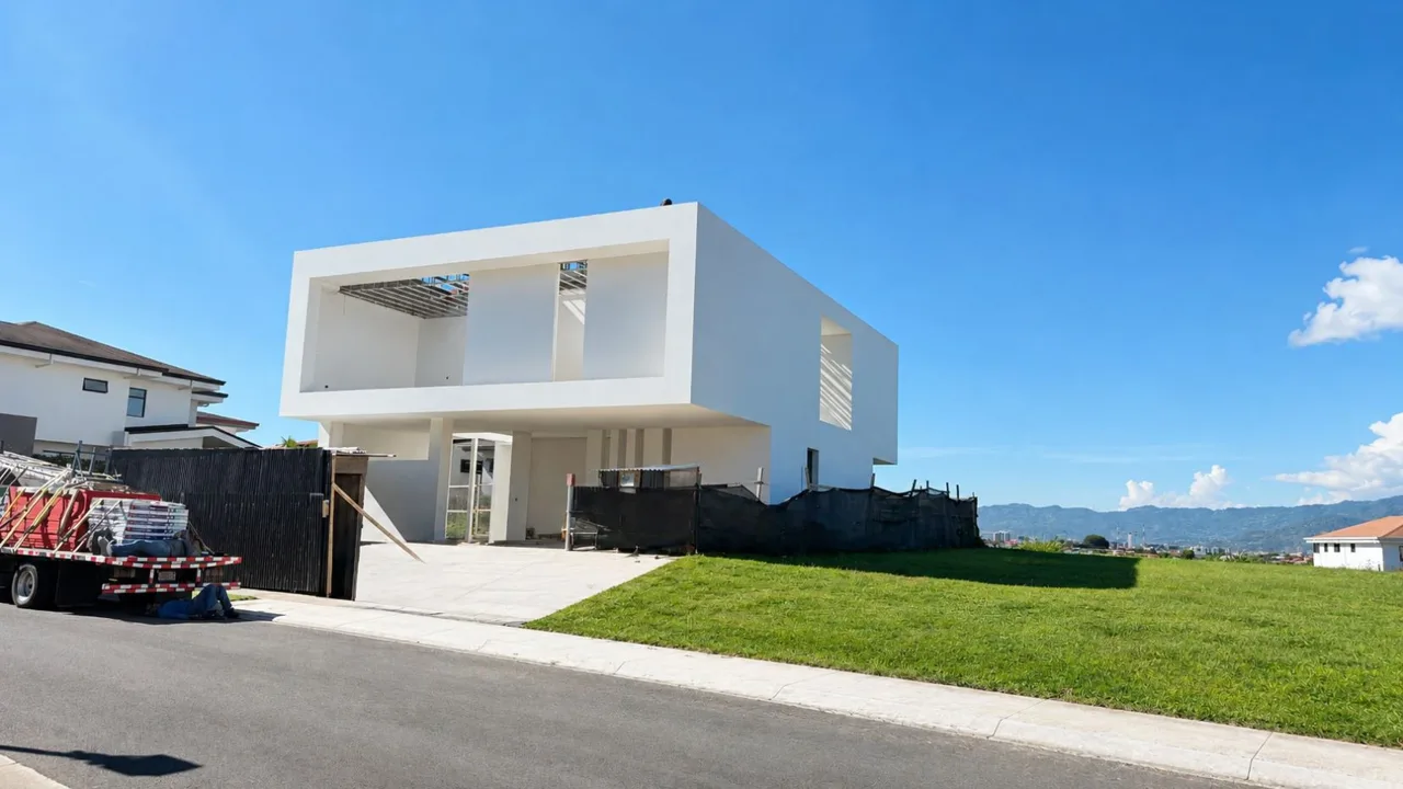 BRAND NEW Modern Home FOR SALE in Heredia Costa Rica — photo 3