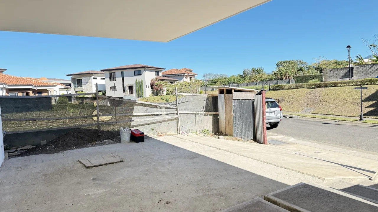BRAND NEW Modern Home FOR SALE in Heredia Costa Rica — photo 5