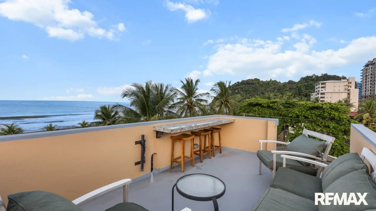 Oceanfront Penthouse with Private Rooftop