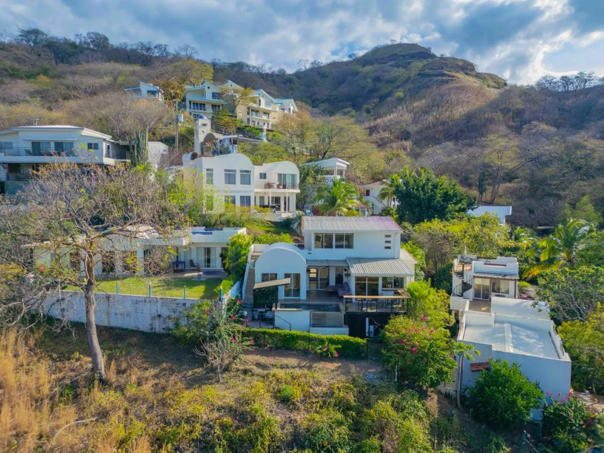 Paradise Dream Villa – Luxury Ocean View Home in Monte Seco