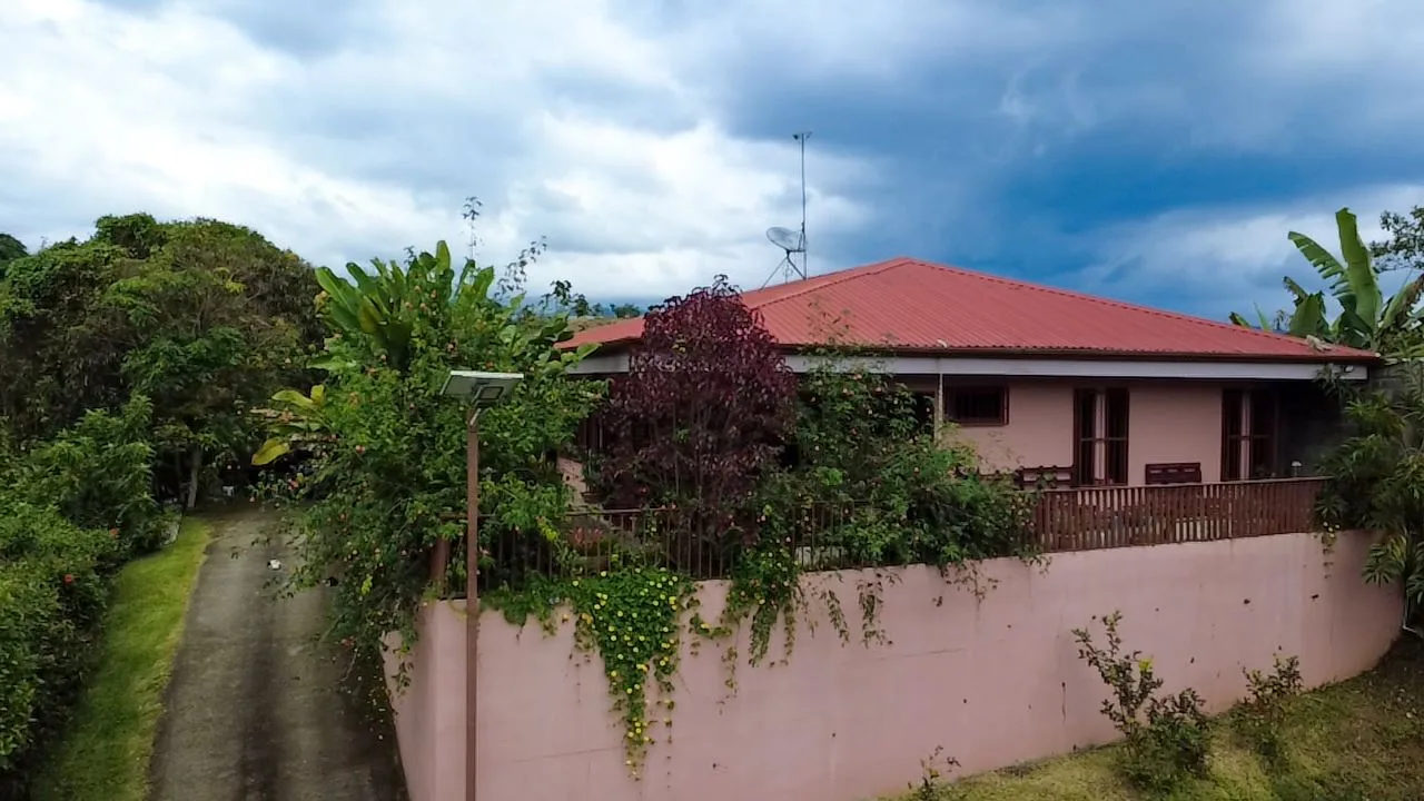 Luxury Mountain-View Residence for Sale in Paraíso de Cartago, Costa Rica – Space, Elegance and Exceptional Potential