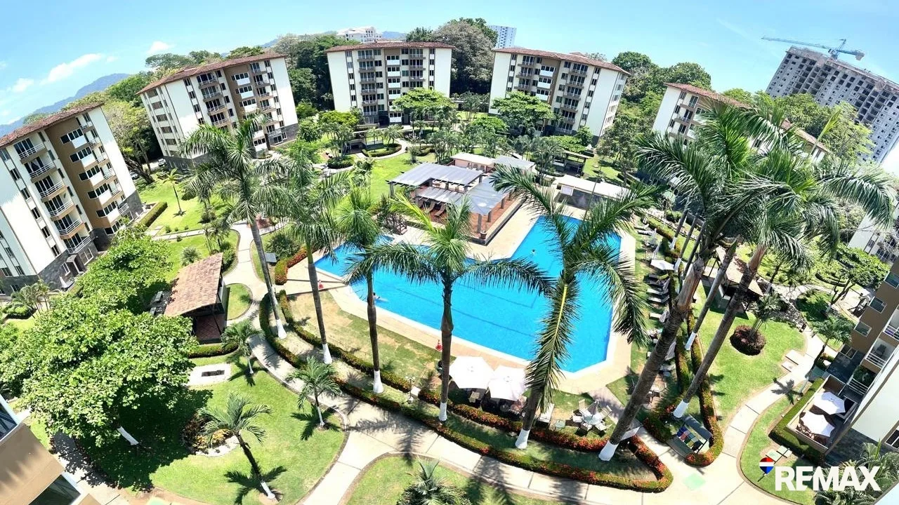 Big Deal-Beach Condo