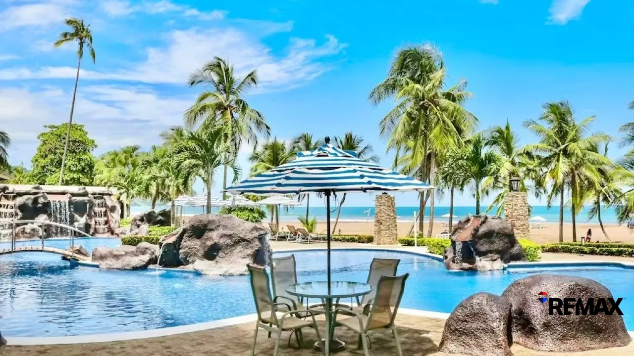 Beachfront Condo in Jacó Paradise