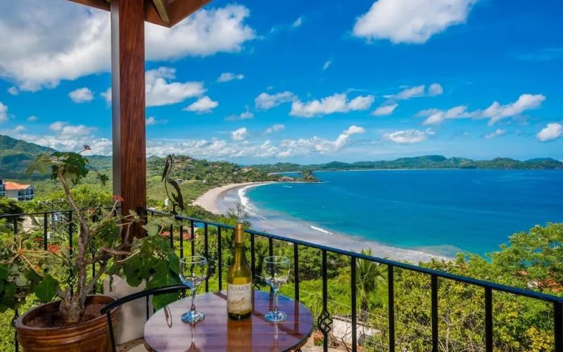 Casa Las Brisas ~ 5 Bedroom Ocean View Estate in Flamingo Beach