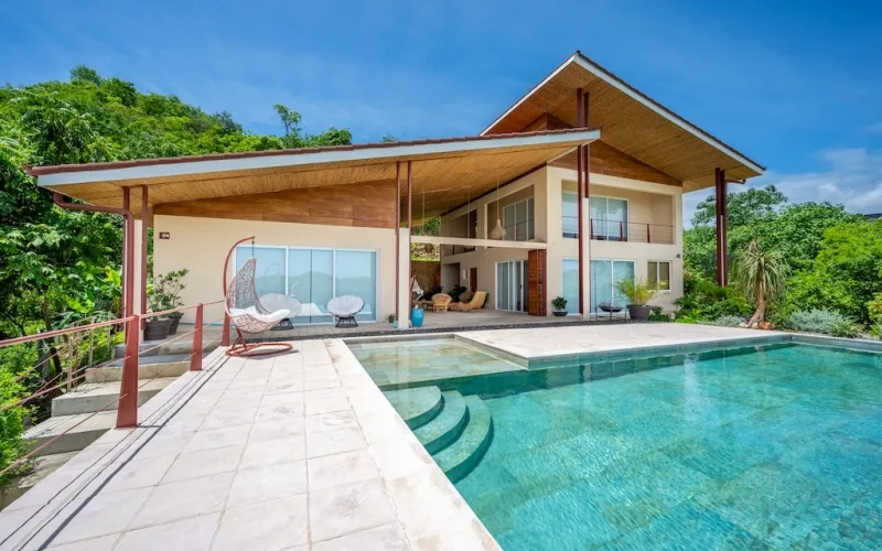 Casa Mistral ~ Ocean Views & Jungle Serenity