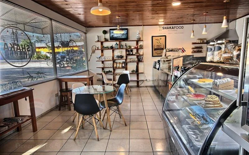 Excellent location, local restaurant for sale in Tamarindo!