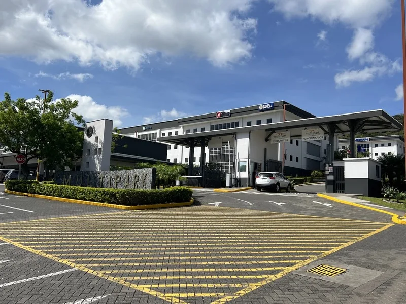 4 Bed Commercial To Rent in Escazu