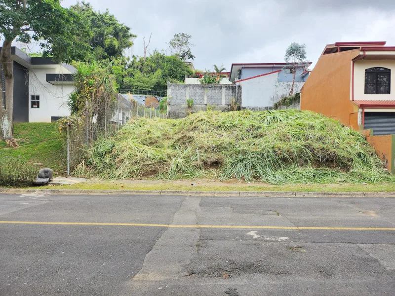 Land For Sale in Curridabat