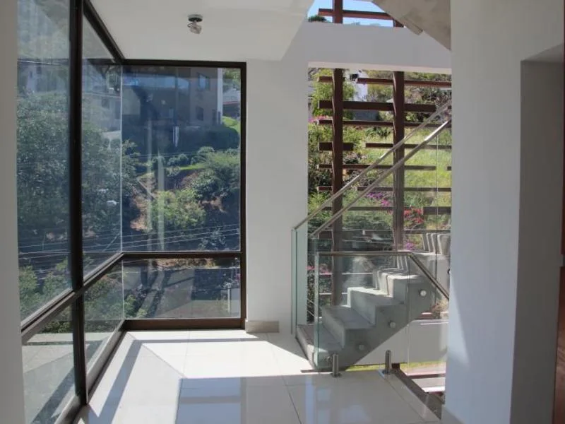 3 Bed Apartment For Sale in Santa Ana