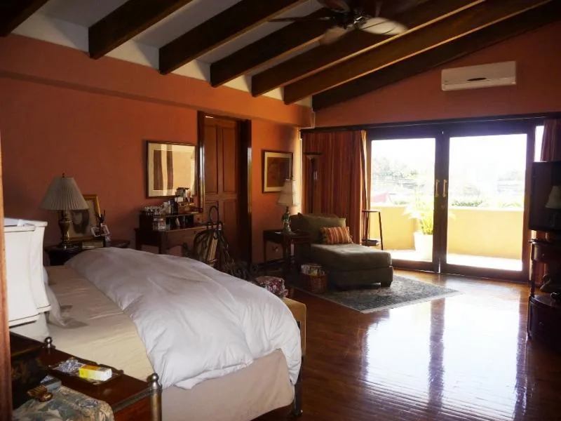 4 Bed Single Family Homes For Sale in La Uruca — photo 2
