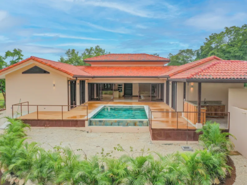 4 Bed Single Family Homes For Sale in Tamarindo