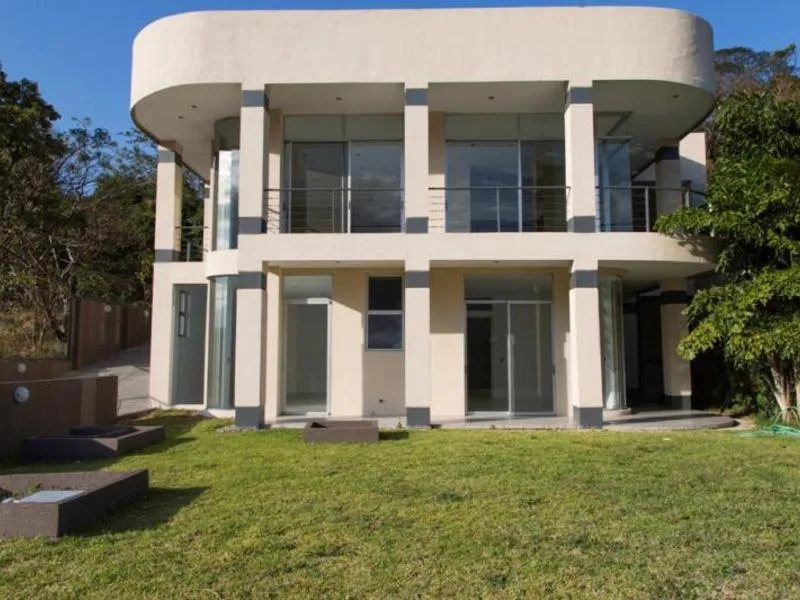 4 Bed Condo For Sale in Santa Ana