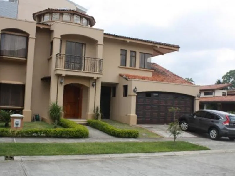 4 Bed Condo For Sale in Curridabat