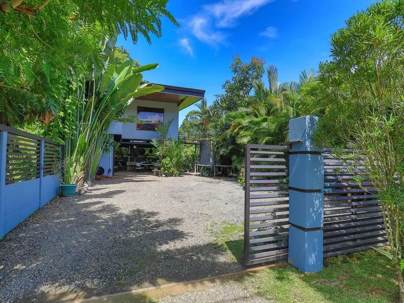 16 Bed Hotel / Leisure For Sale in Uvita
