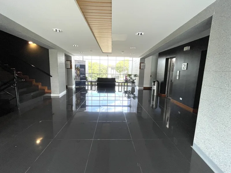 2 Bed Commercial To Rent in Santa Ana